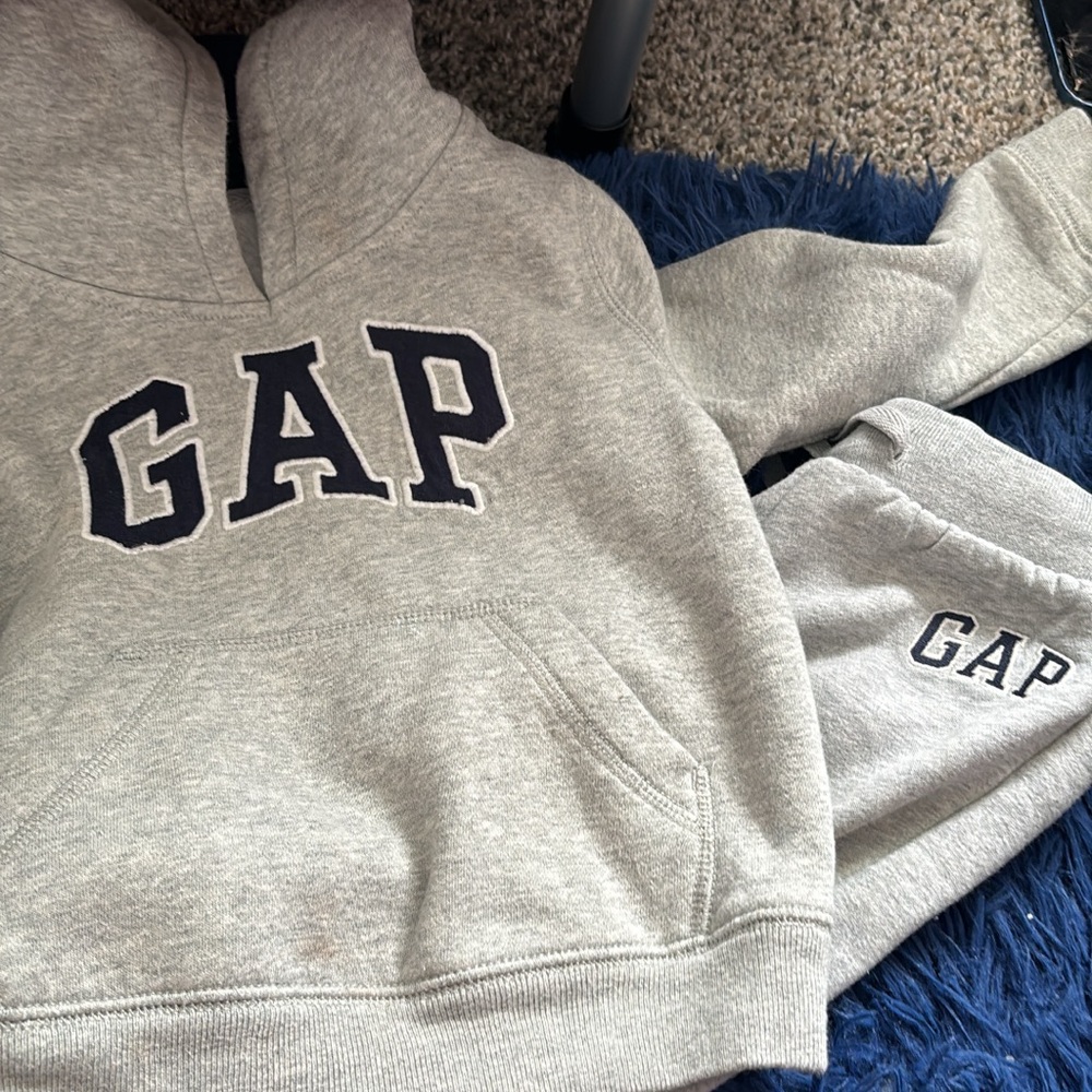 GAP Gray Sweatshirt Classic Comfort